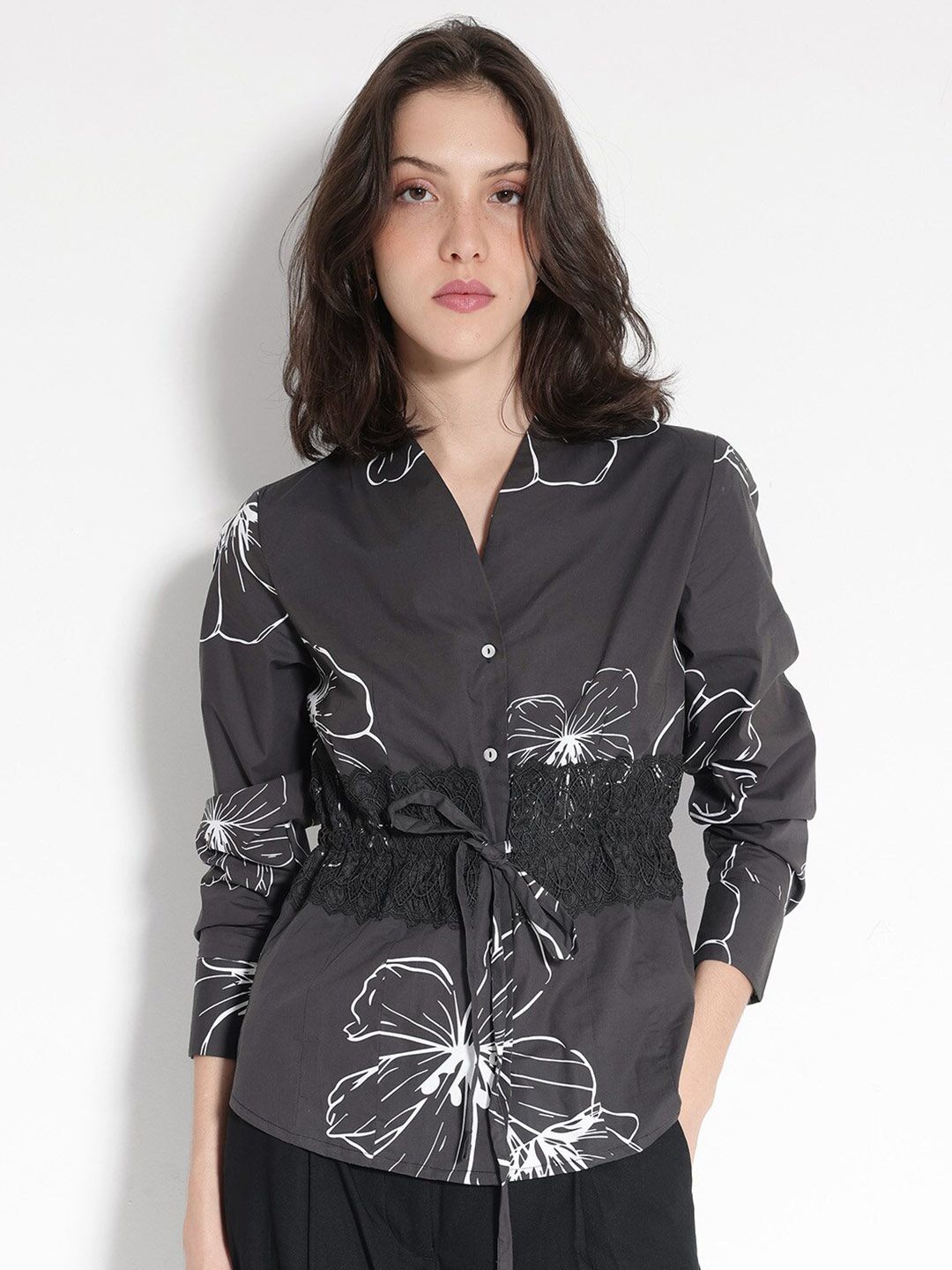 RAREISM Floral Printed Three-Quarter Sleeves V-Neck Cotton Top