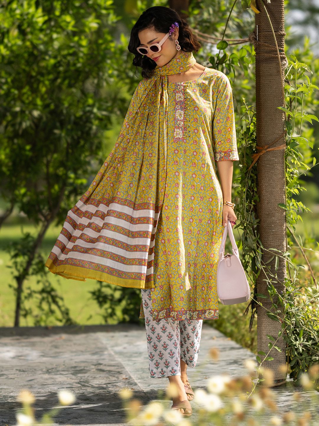 Libas Floral Printed Regular Pure Cotton Straight Kurta with Trousers & Dupatta