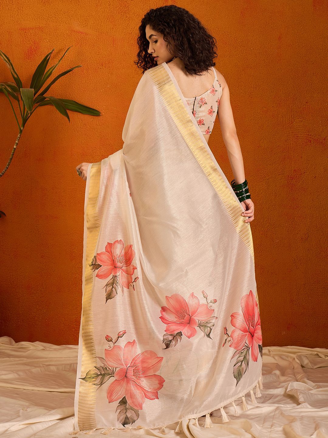 Saree mall Floral Printed Zari Organza Sungudi Sarees