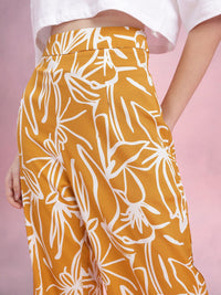 DressBerry Women Floral Printed High-Rise Trousers