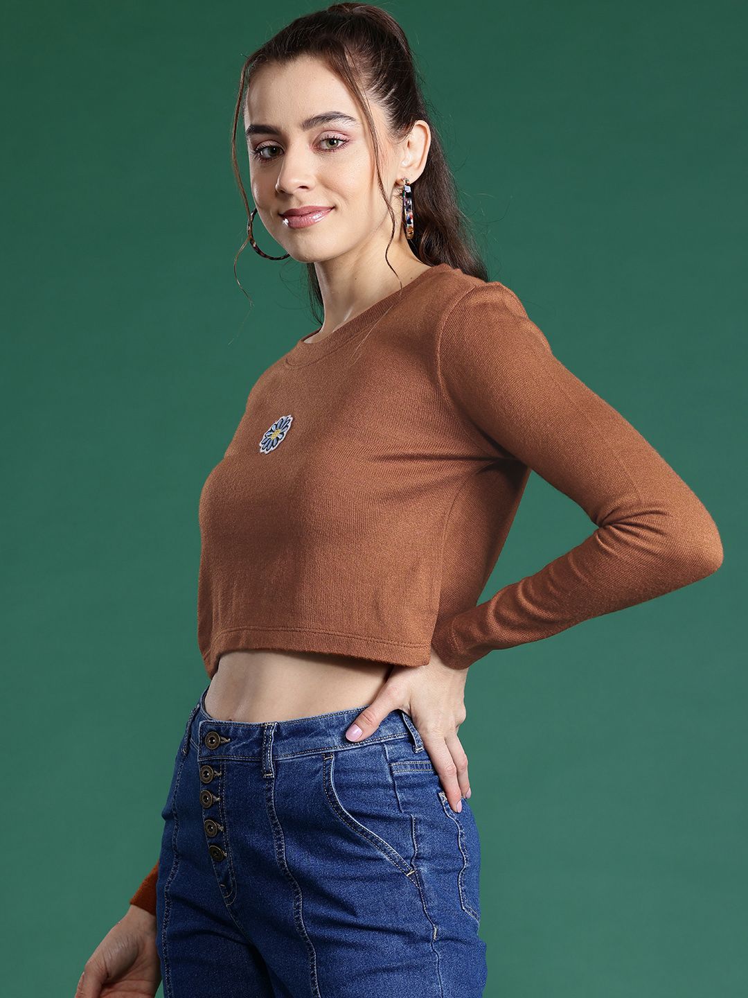DressBerry Floral Applique Detailed Acrylic Cropped Pullover