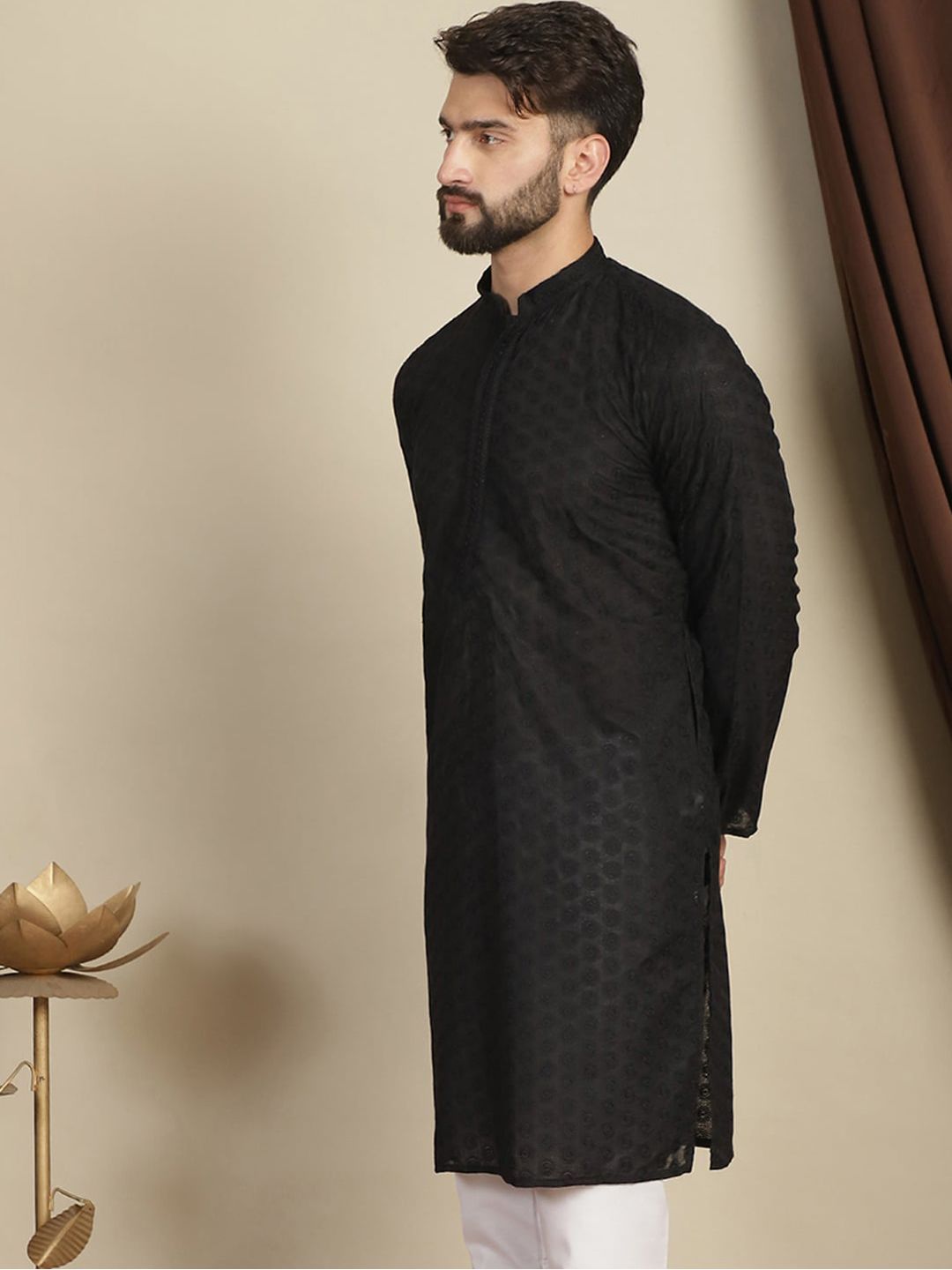 Anouk Motif Etnik Hitam Bersulam Kolar Mandarin Kurta Lurus Kapas Tulen