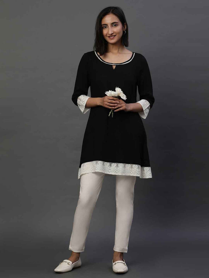 AURELIA Keyhole Neck A-Line Kurti