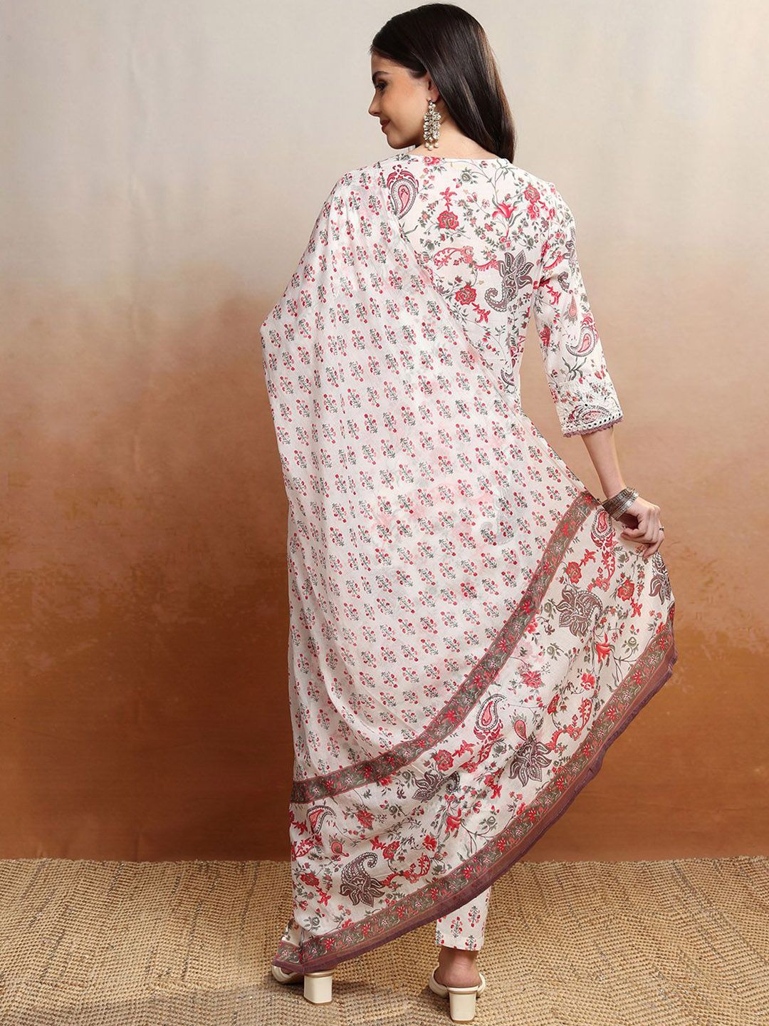 Vishudh Women Floral Printed Regular Pure Cotton Kurta with Trousers & With Dupatta