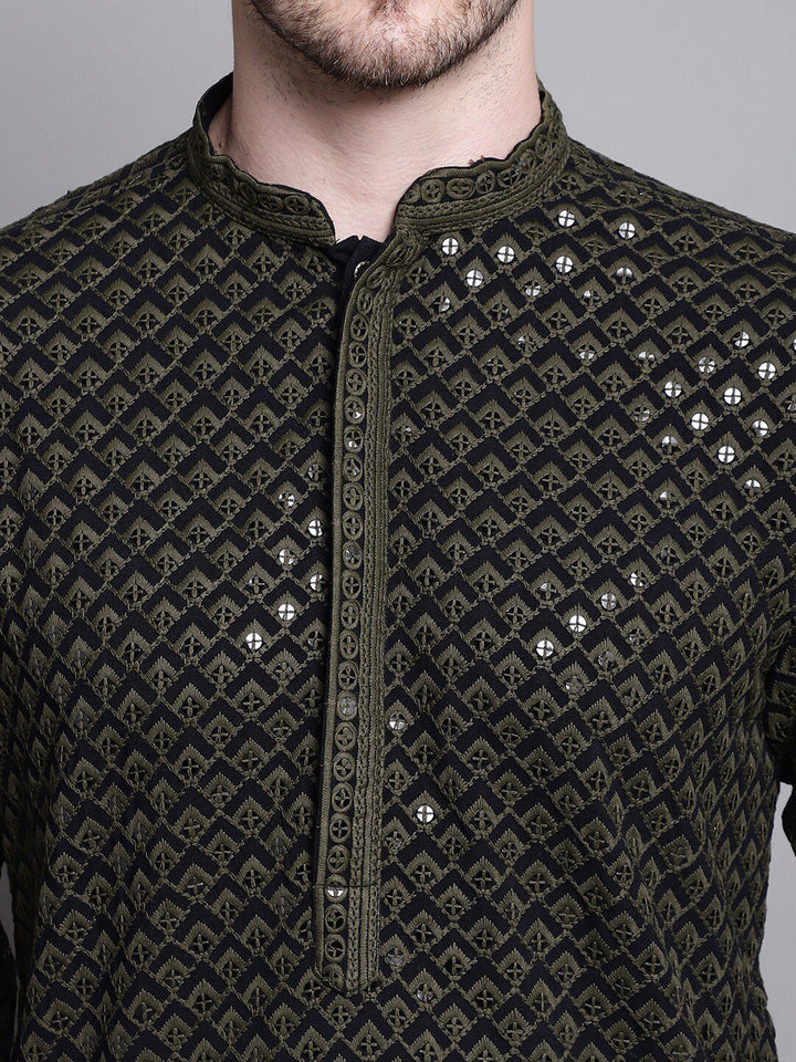 Jompers Mandarin collar Ethnic Motif Embroidered Thread Work Straight Cotton Kurta