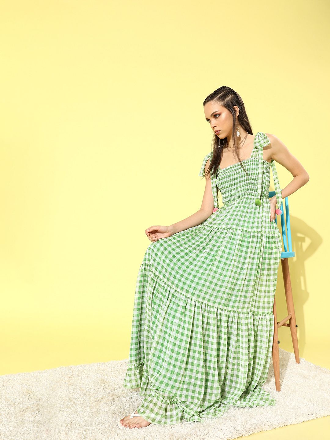 Quiero Wanita Cantik Hijau Memeriksa Pakaian Gingham Musim Panas