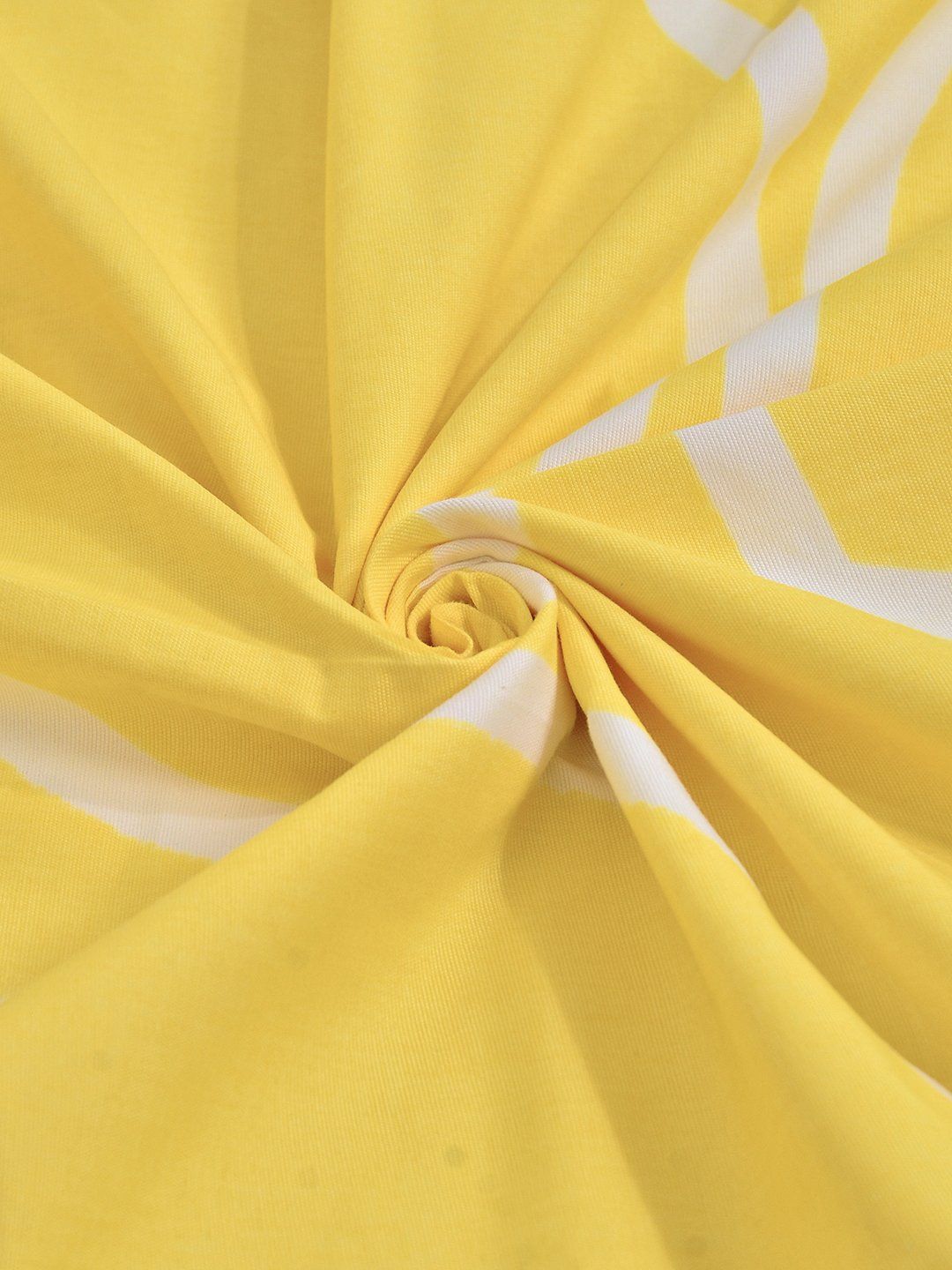 Myntra Elegant Homes Yellow Geometric 300 TC King Bedsheet dengan 2 Sarung Bantal