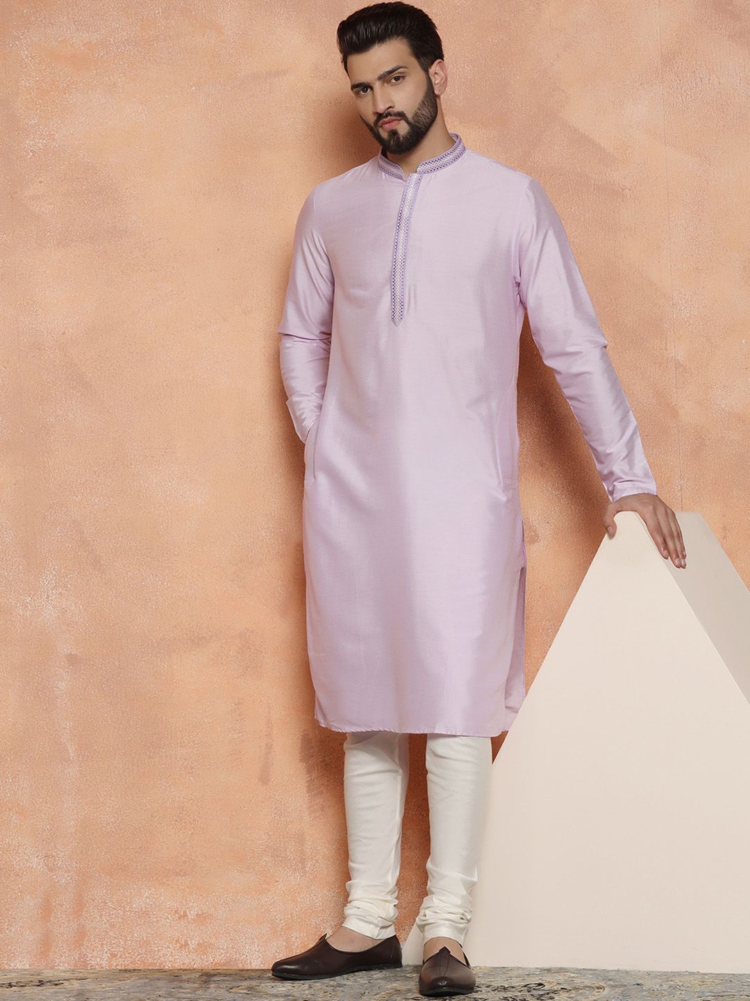 KISAH Men Solid Regular Fit Thread Work Kurta