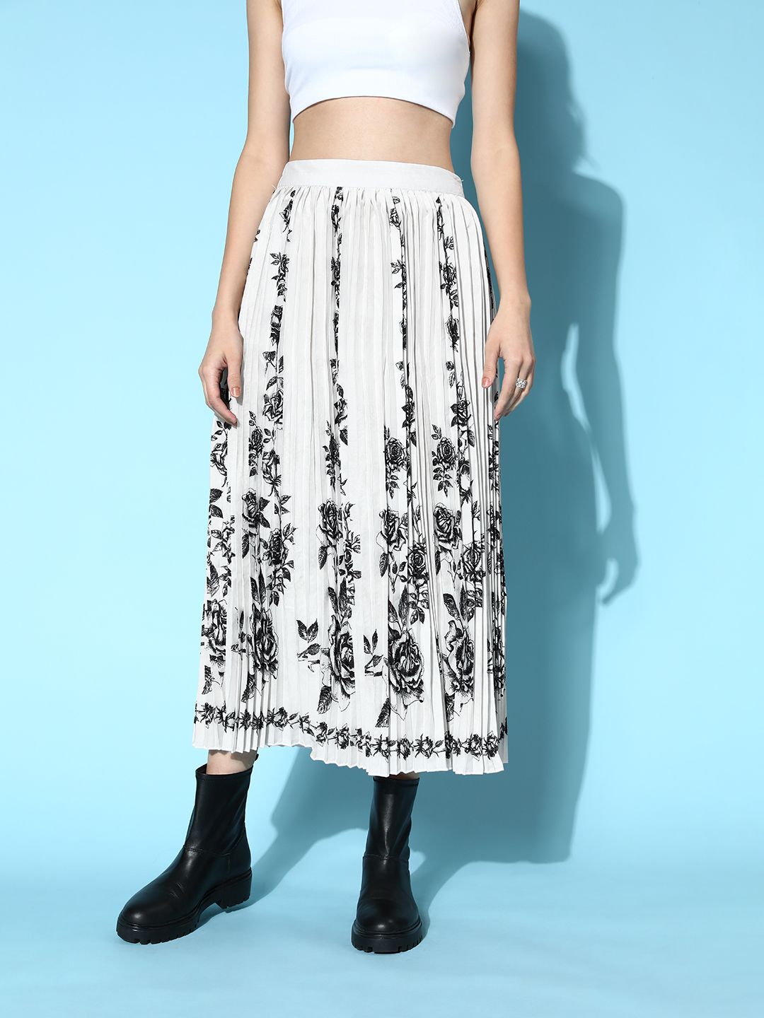 SASSAFRAS Grey Floral Pleated Form Skirt