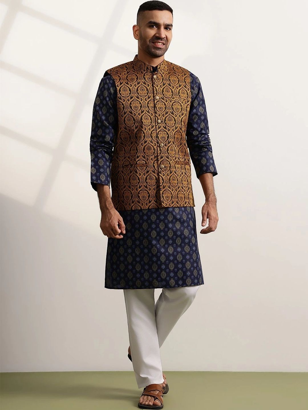 Jaket Nehru Brocade Rekaan Tenunan Anouk