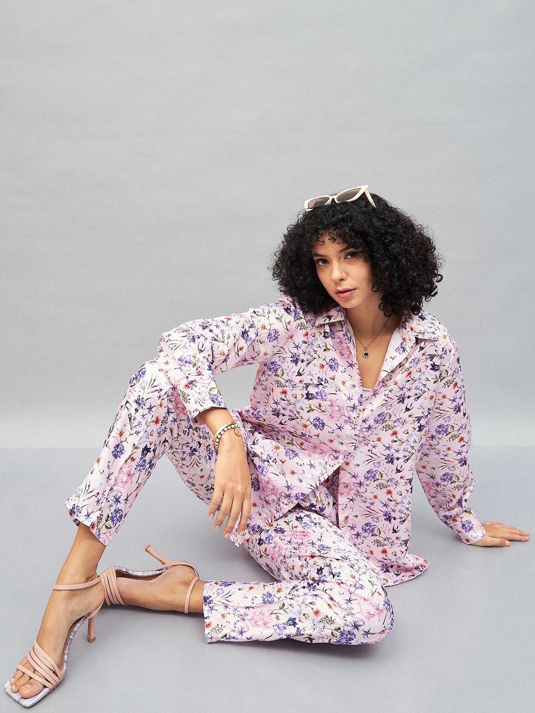 SASSAFRAS Pink Women Floral Printed Straight Fit Trousers