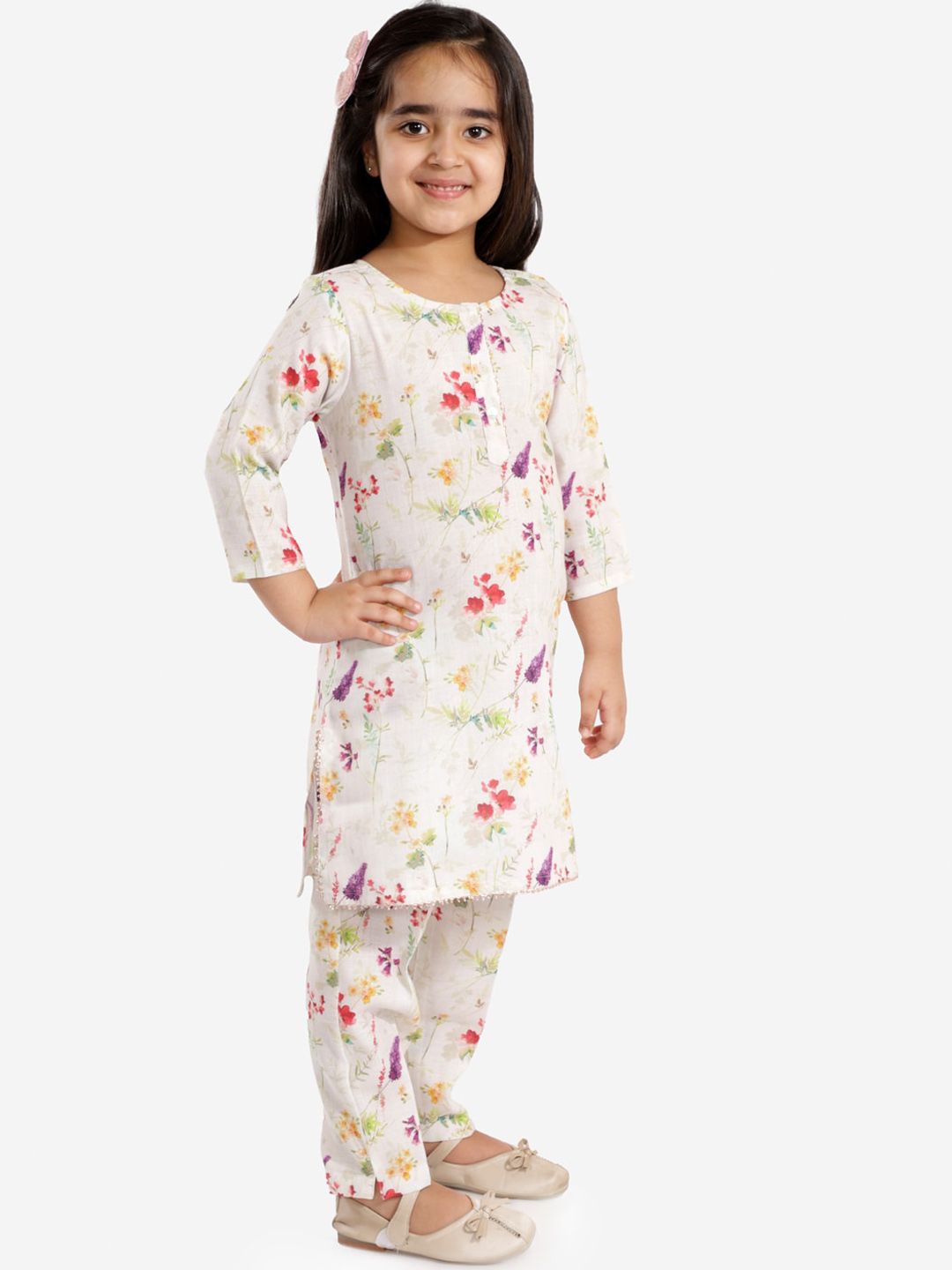 VASTRAMAY Girls Cream-Coloured Floral Printed Linen Kurta and Pant