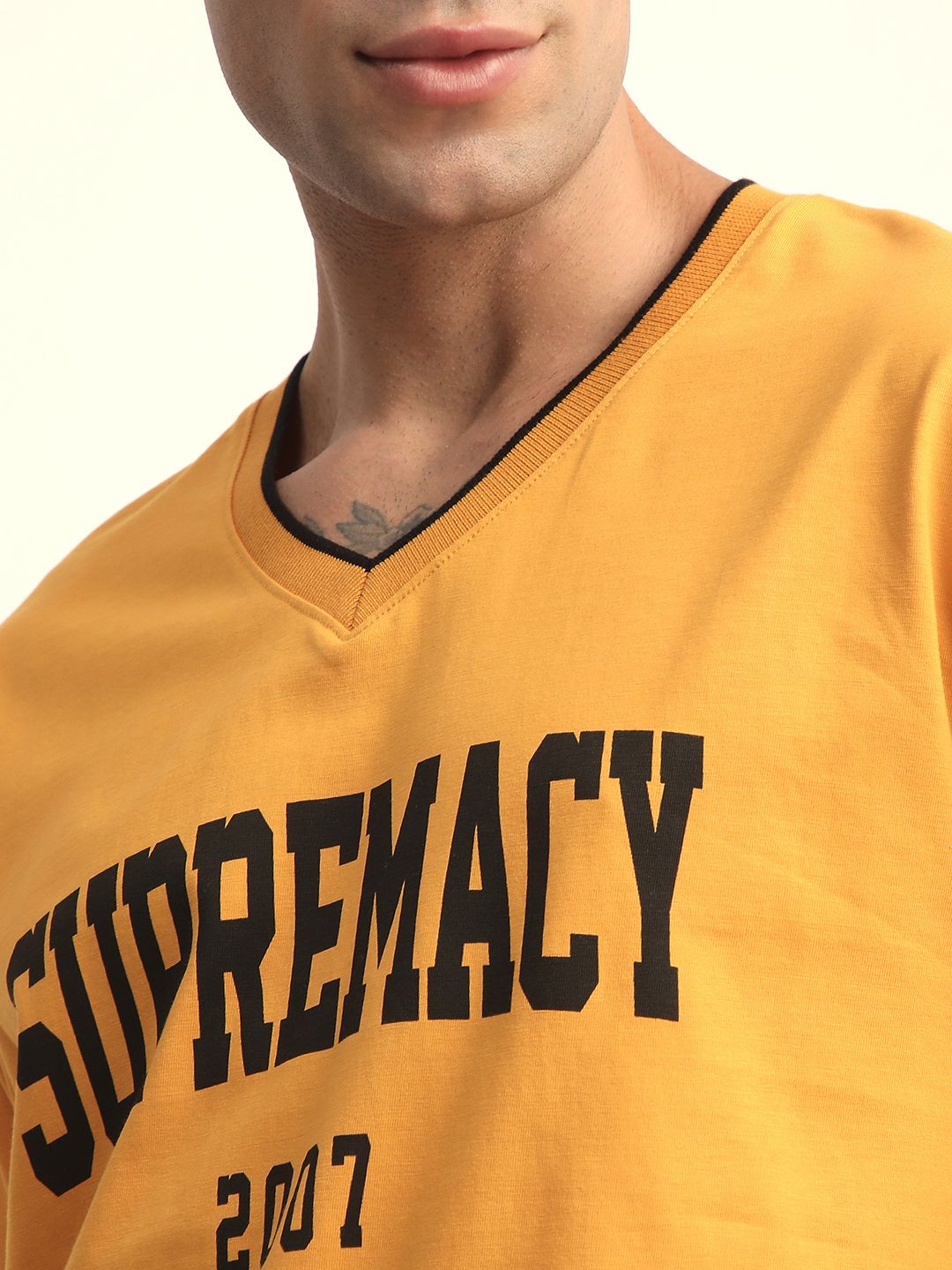 DILLINGER Men Short Sleeve Oversized V-Neck Printed Tshirt