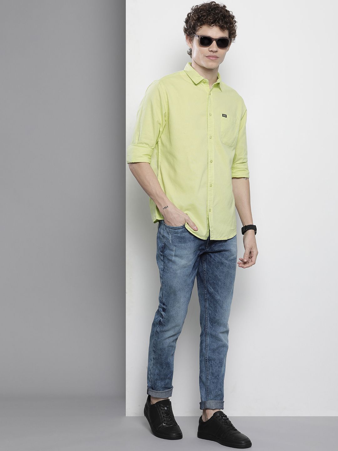 The Indian Garage Co Men Green Solid Casual Shirt