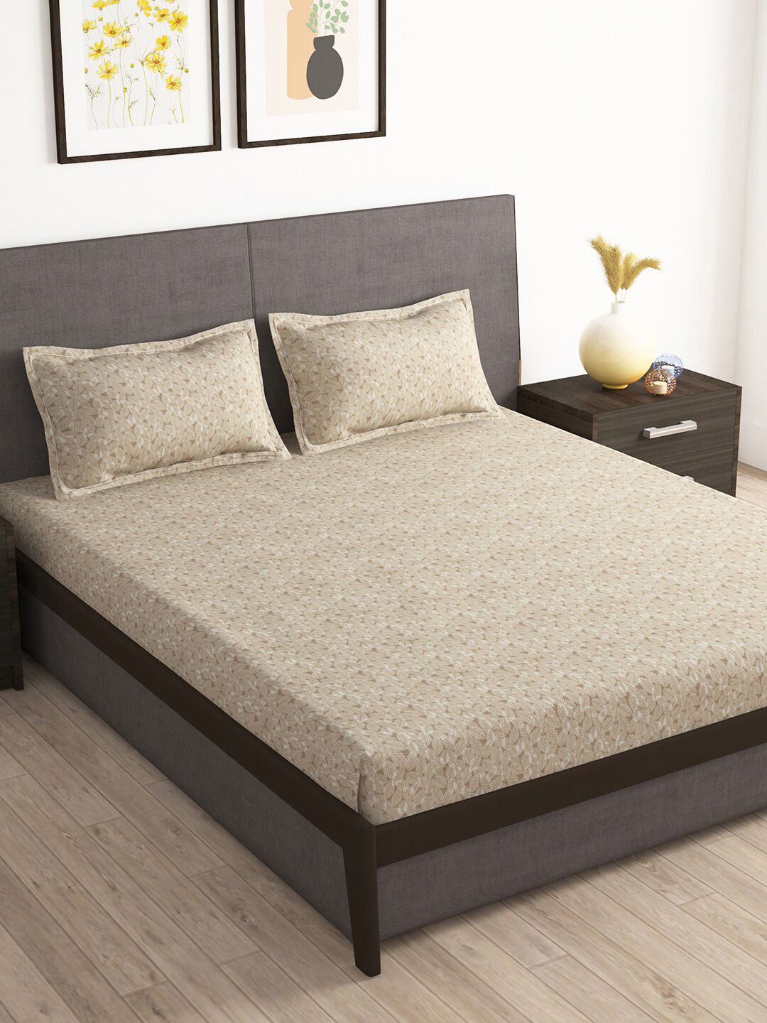 Story@home Tango Tan & White Microfiber Floral King Bedsheet With 2 Pillow Covers