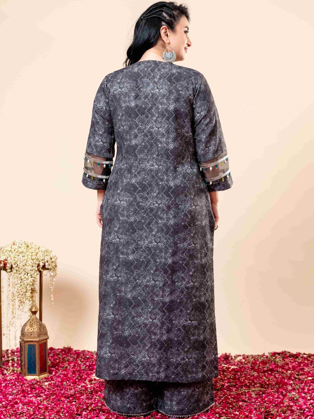 Mamicha Printed V- Neck Crop Top With Cape & Palazzos Co-Ords Set