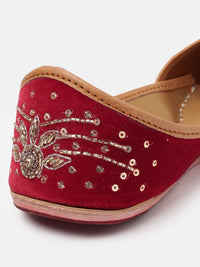 House of Pataudi Women Ethnic Embellished Mojaris