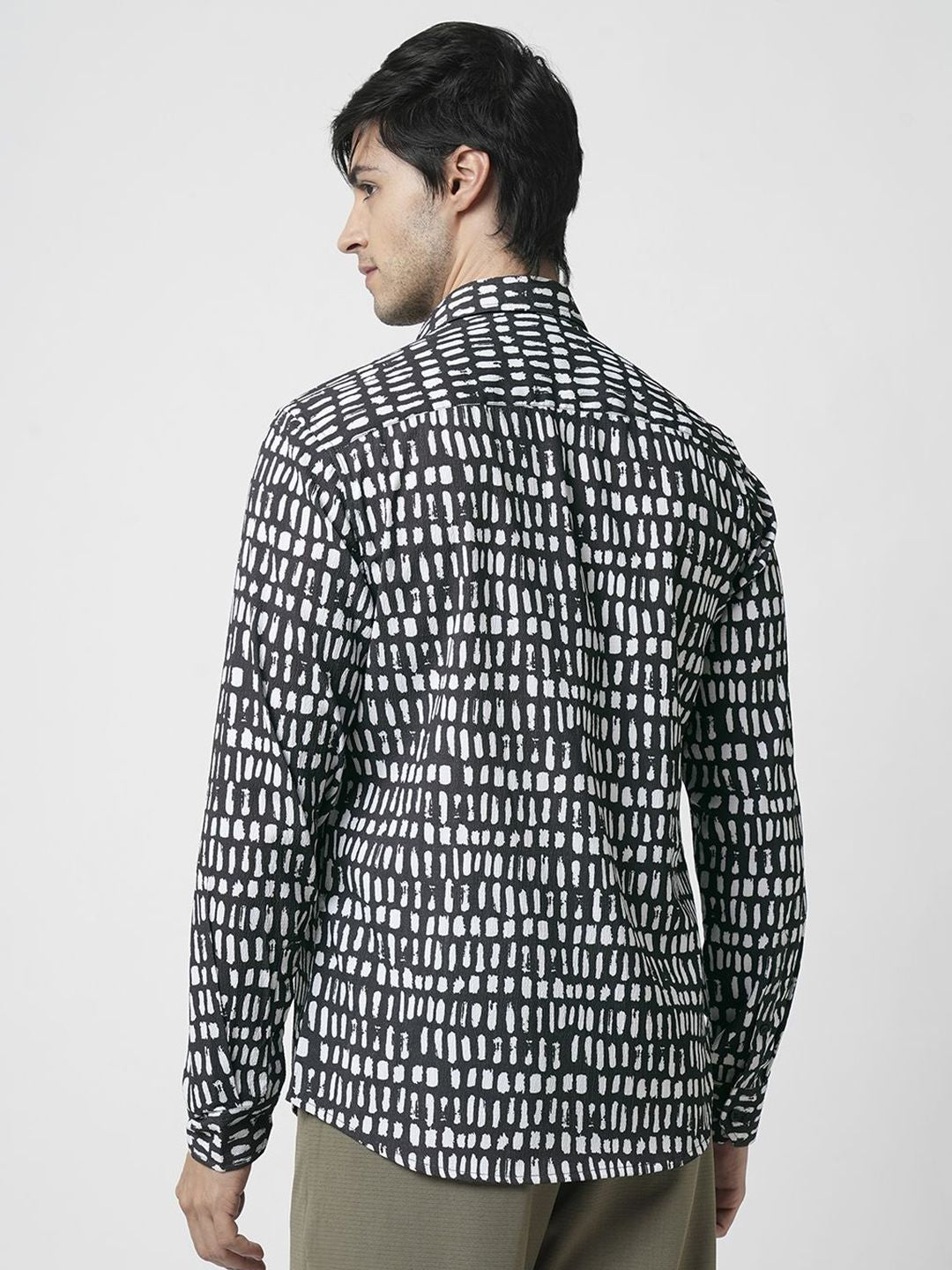 VASTRADO Men Classic Spread Collar Geometric Printed Slim Fit Casual Shirt