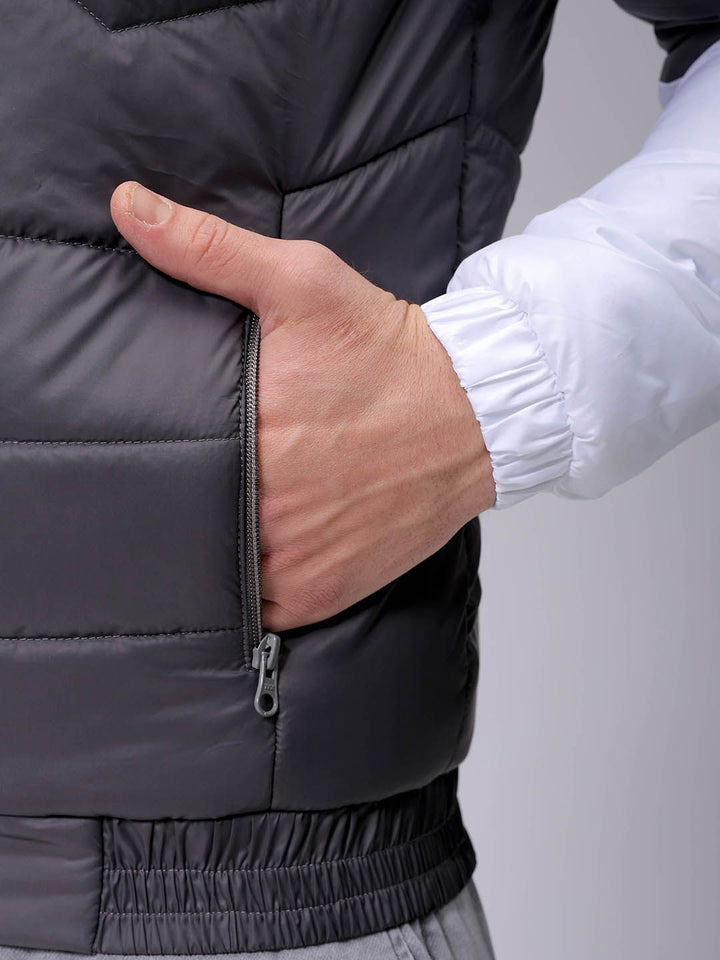 The Indian Garage Co Men Colourblocked Lightweight Puffer Jacket with Patchwork