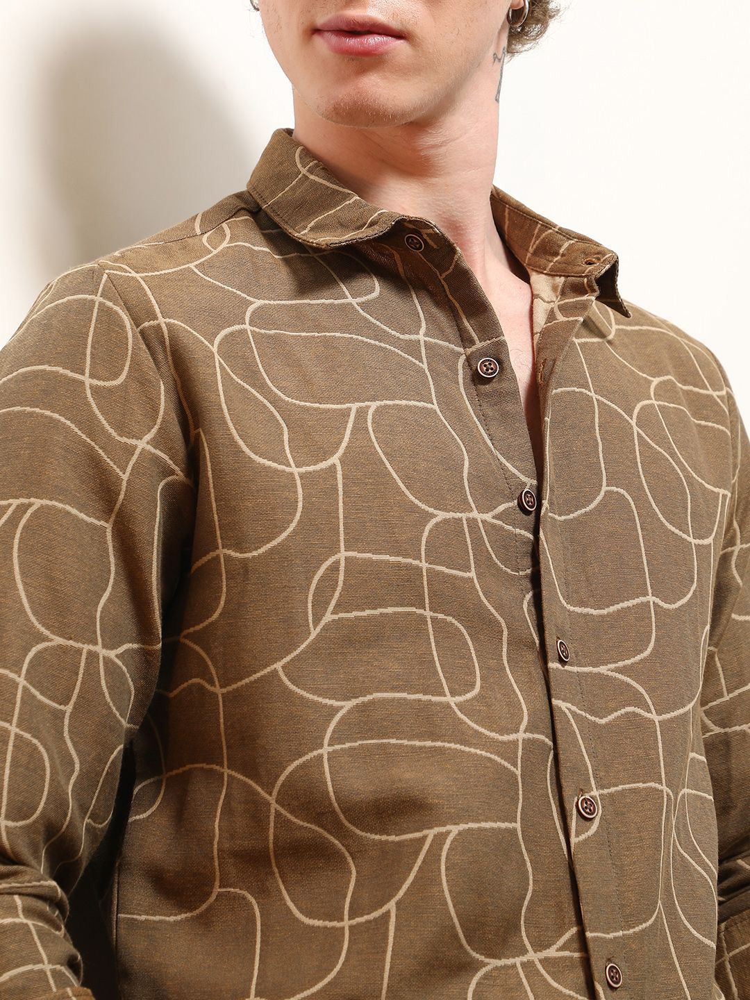 Campus Sutra Men Comfort Fit Abstract Printed Spread Collar Cotton Casual Shirt