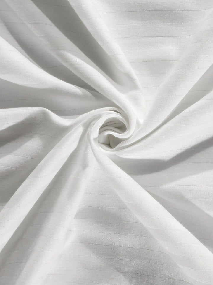 Myntra Elegant Homes White Striped 300 TC Bedsheet dengan 2 Sarung Bantal