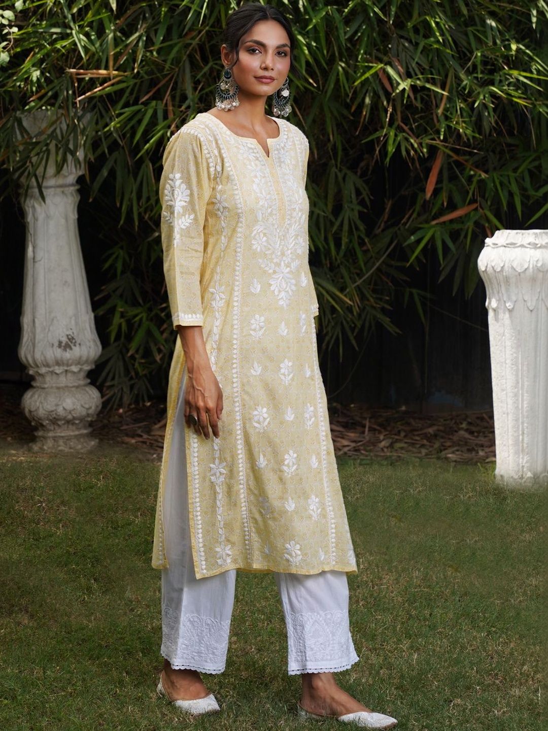 Rumah Wanita Chikankari Motif Etnik Bersulam Kurta Chikankari