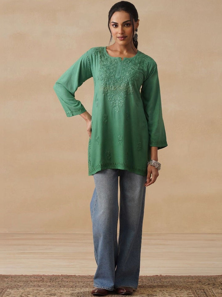 House of Chikankari Women Embroidered Chikankari Kurta