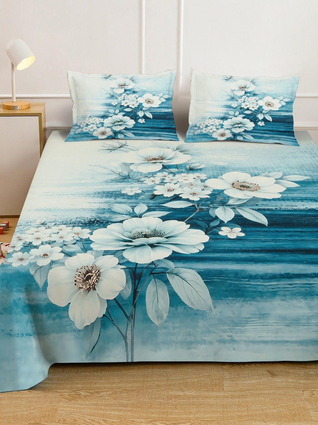 Myntra Elegant Homes Blue Floral 300 TC Cadar dengan 2 Sarung Bantal