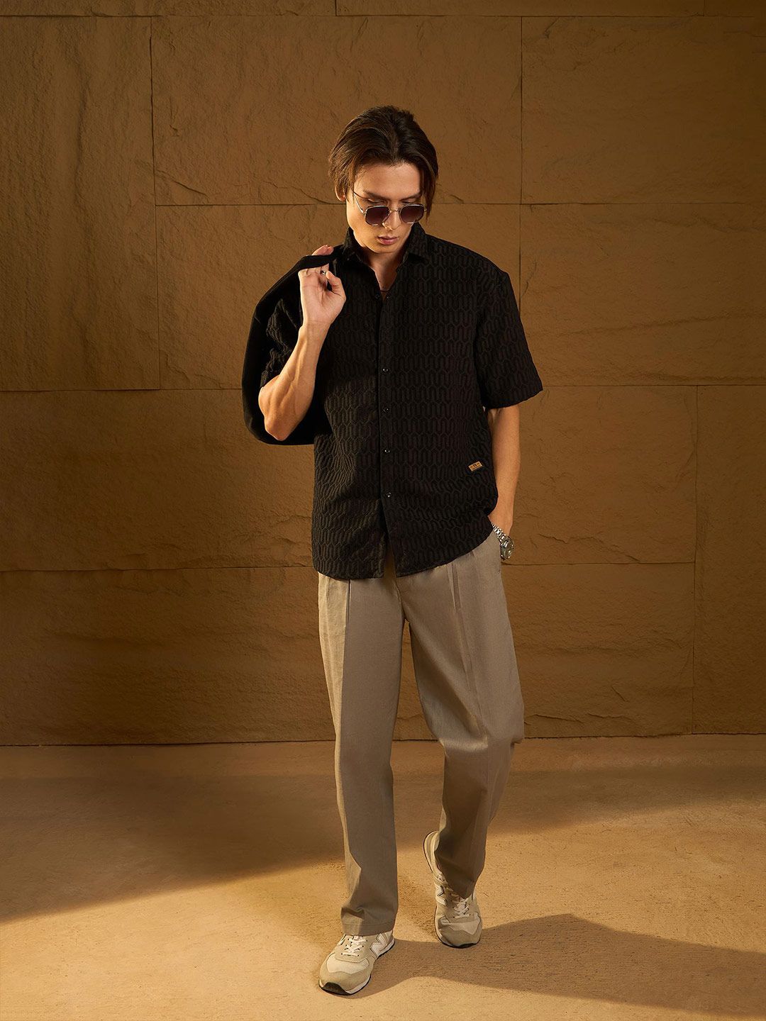 DENNISON Men Relaxed Spread Collar Textured Oversized Casual Shirt