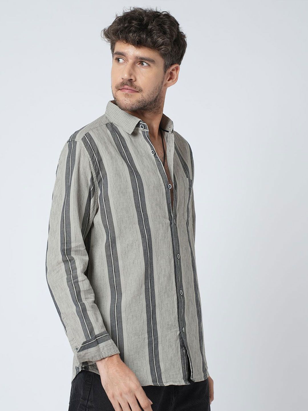 VASTRADO Men Classic Slim Fit Vertical Striped Cutaway Collar Cotton Casual Shirt