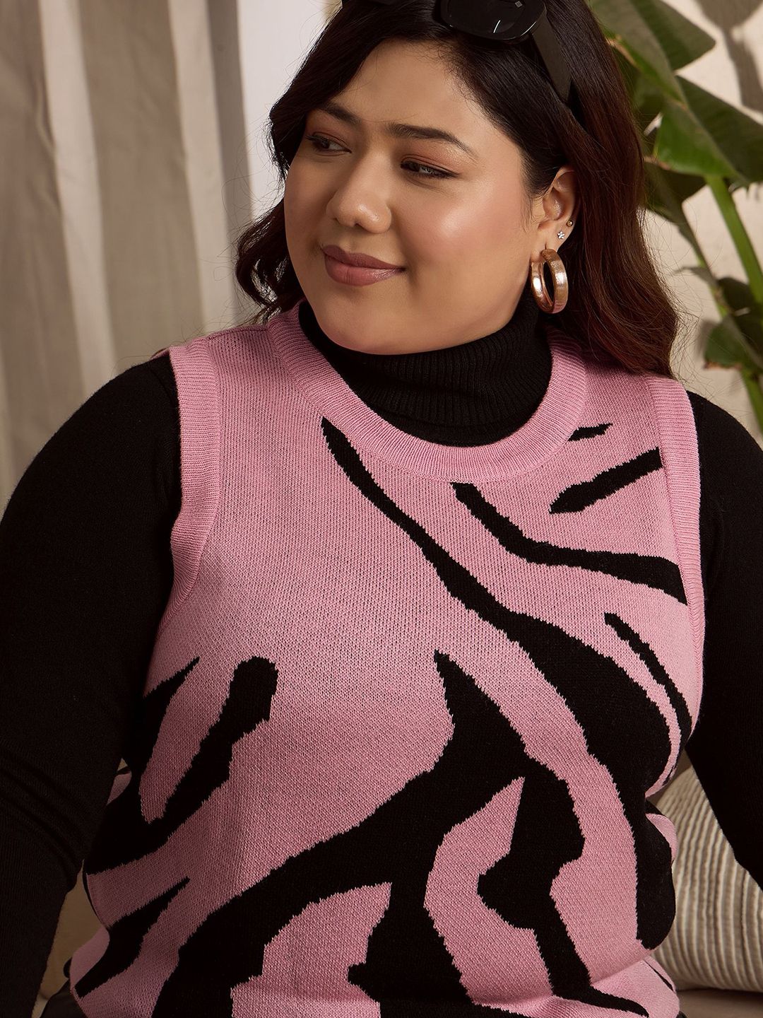 Berrylush Curve Women Plus Size Printed Crop Pullover Sweater