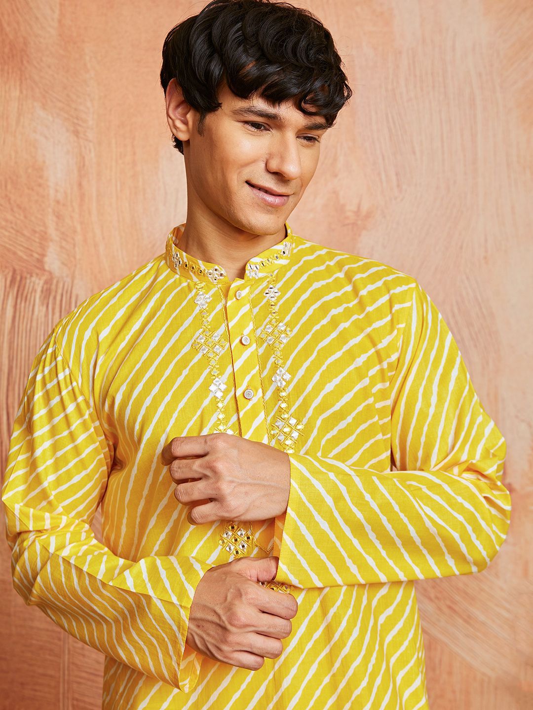 VASTRAMAY Leheriya Printed Mirror Work Cotton Straight Kurta