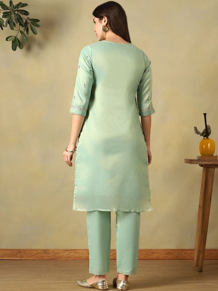 Mamicha Women Ethnic Motifs Embroidered Regular Thread Work Kurta with Trousers