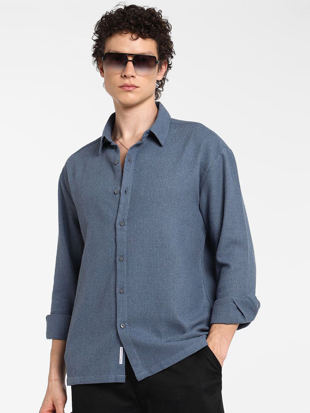 Campus Sutra Men Comfort Spread Collar Textured Cotton Casual Shirt