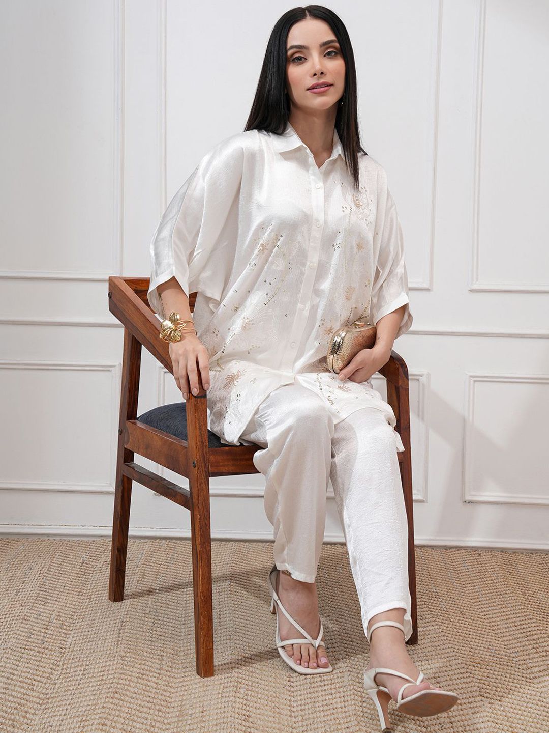 Vishudh Women Embroide Tunic With Regular Pants Co-Ord Set