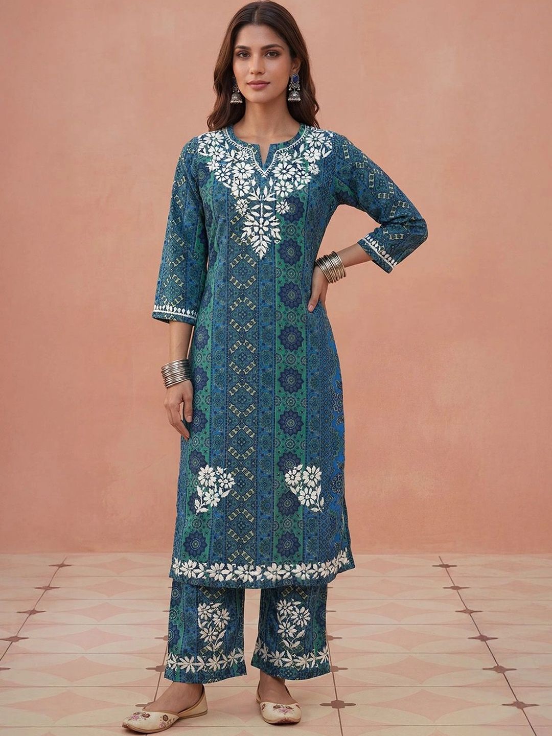 Rumah Chikankari Wanita Biasa Chikankari Silk Crepe Kurta dengan Seluar