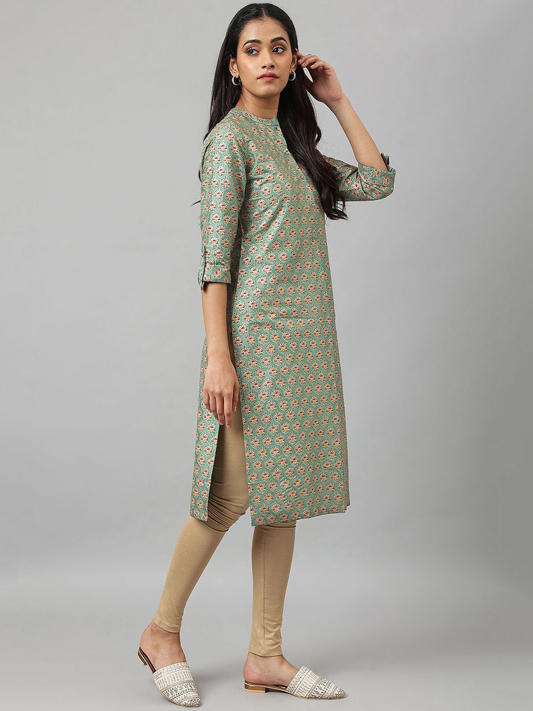 W Floral Printed Mandarin Collar Roll-Up Sleeves Straight Kurta