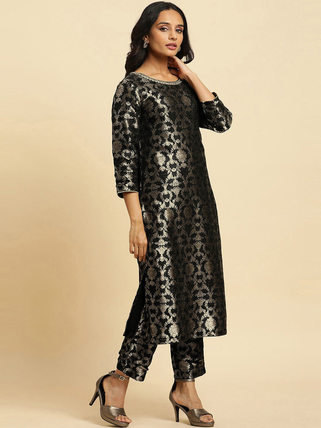 W Motif Etnik Tenunan Rekaan Kurta Biasa dengan Seluar