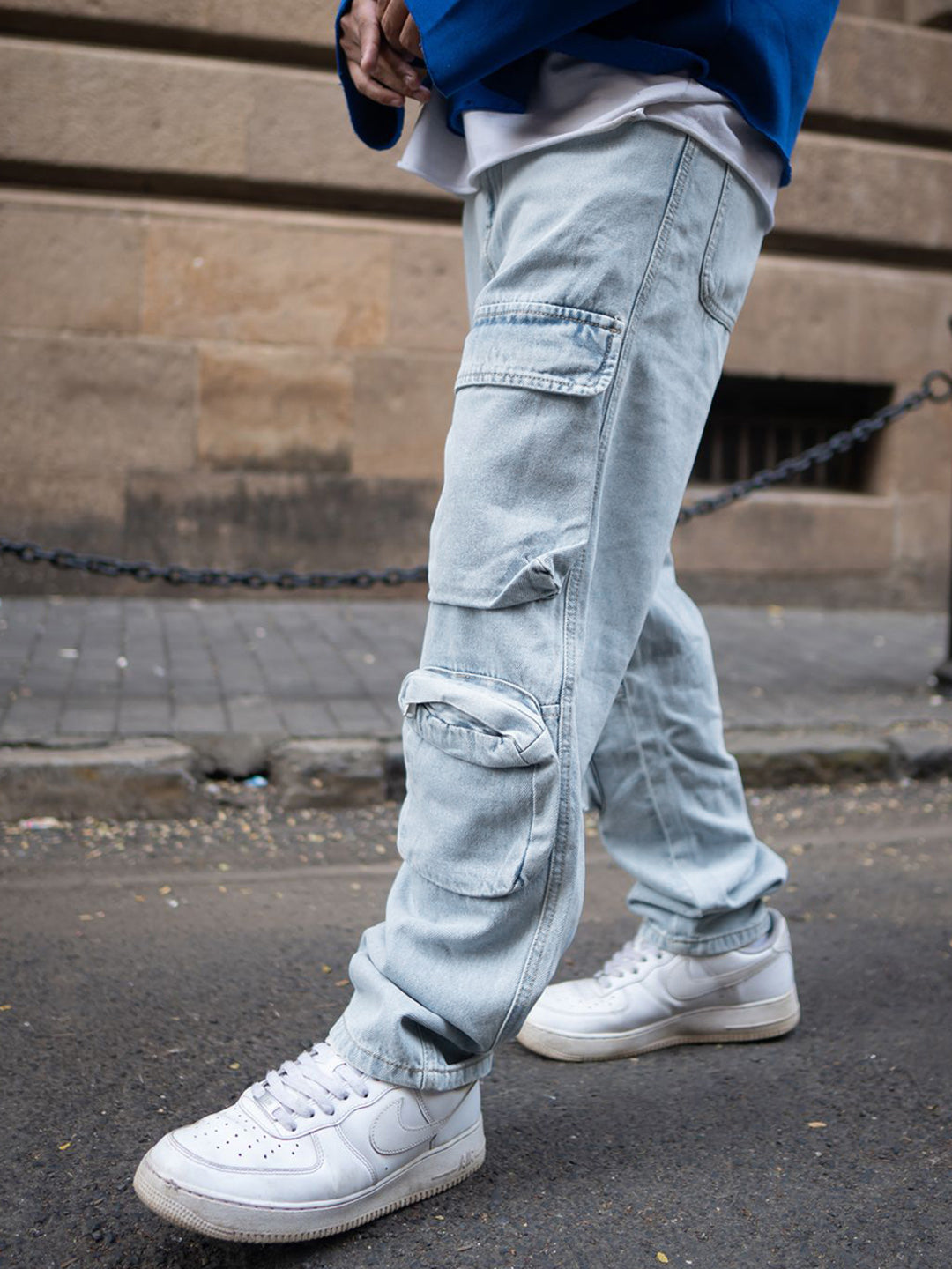 Powerlook Men Cotton Mid-Rise Relaxed Fit Light Fade Jeans With Pockets