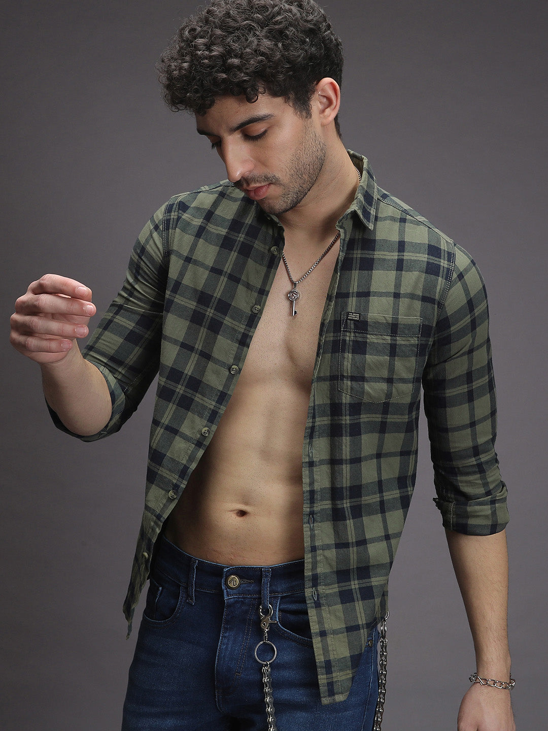The Indian Garage Co Men Olive Green & Navy Blue Regular Fit Checked Casual Shirt