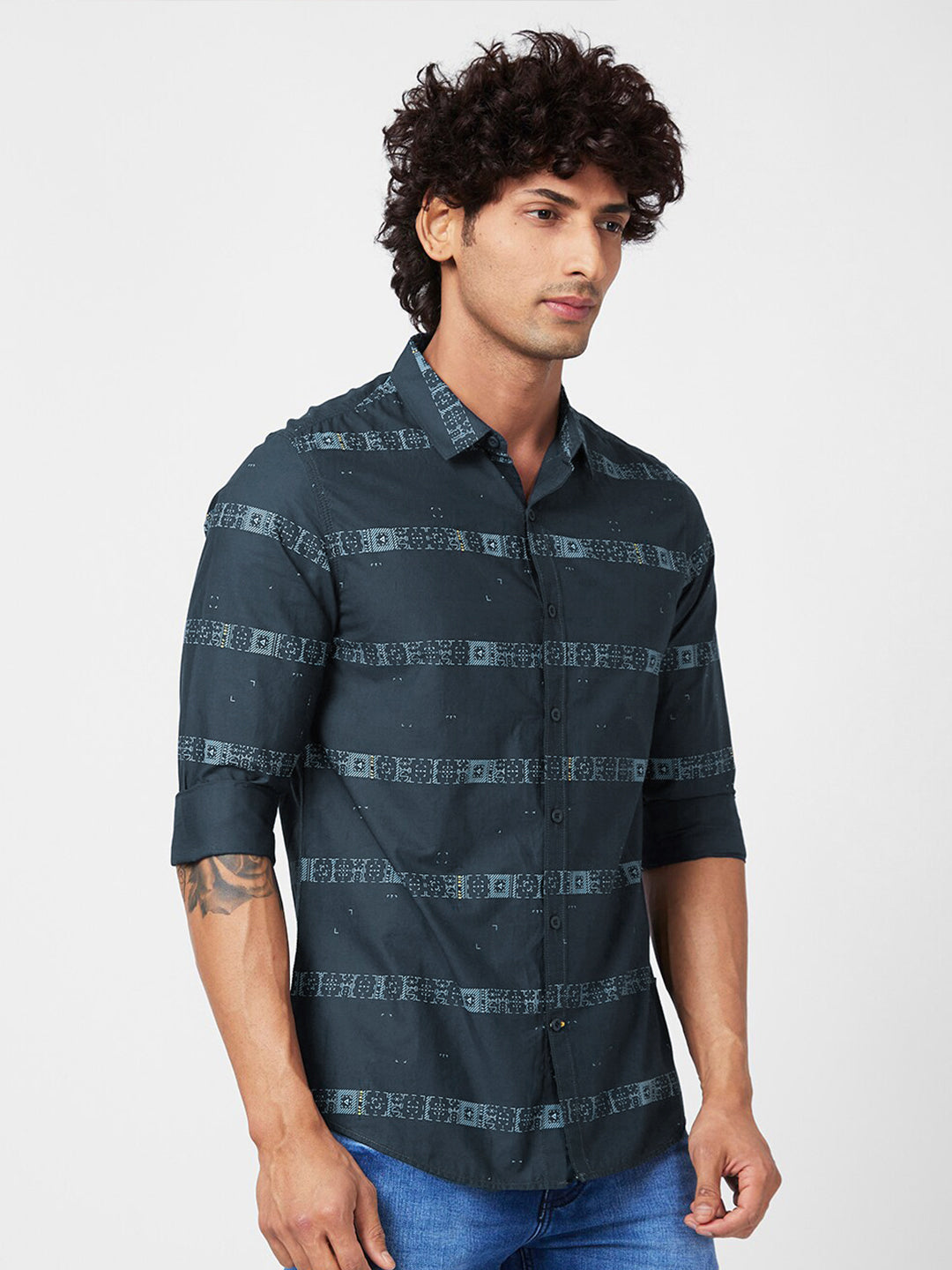 SPYKAR Men Slim Fit Horizontal Striped Cotton Pure Cotton Casual Shirt