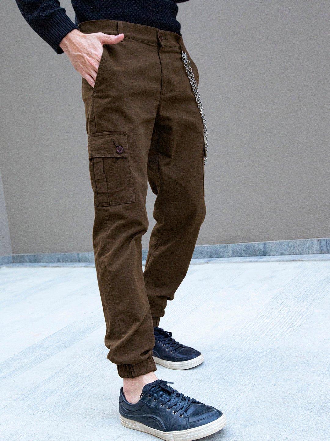The Indian Garage Co Men Slim Fit Solid Cargos Joggers
