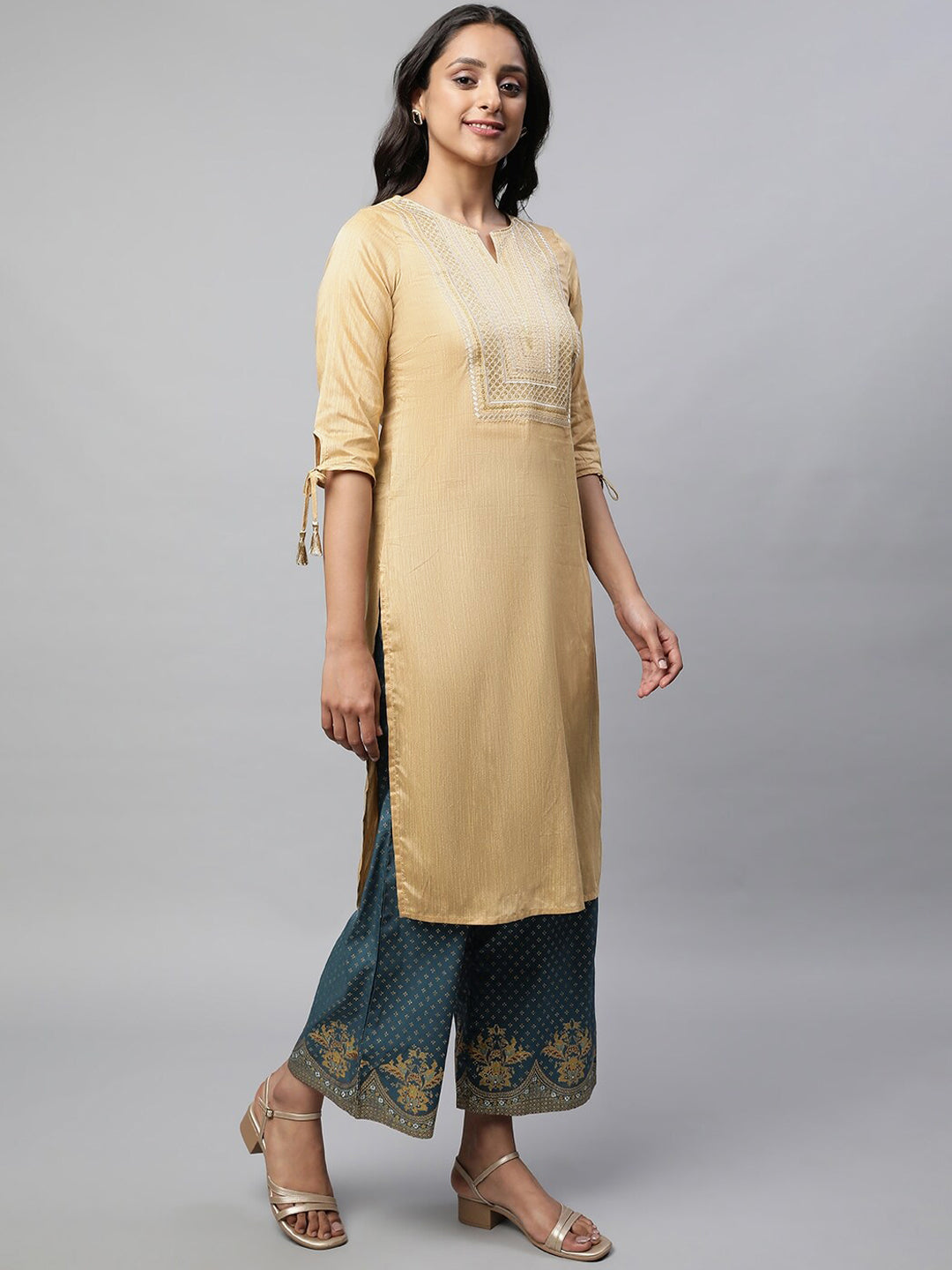 AURELIA Ethnic Motif Yoke Design V Neck Sequinned Straight Kurta