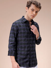 The Indian Garage Co Men Spread Collar Checked Cotton Slim Fit Casual Shirt