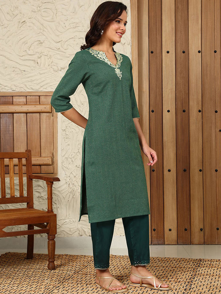 W Women Flared Sleeves Thread Work Kurta