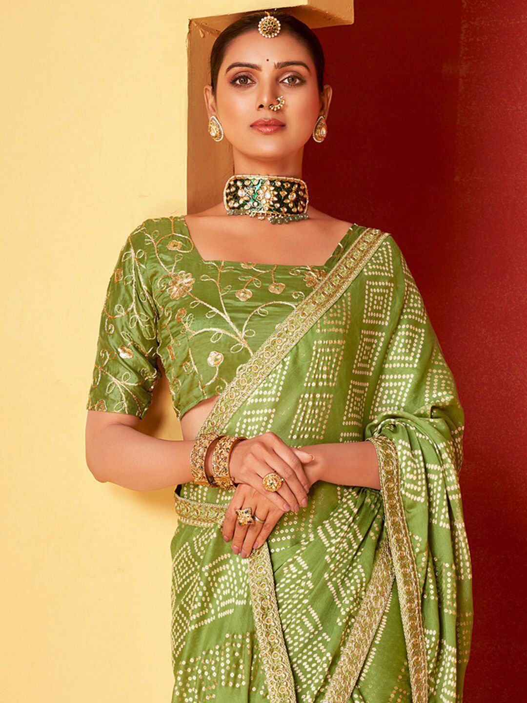 Saree mall Green Bandhani Printed Embroidered Poly Chiffon Saree