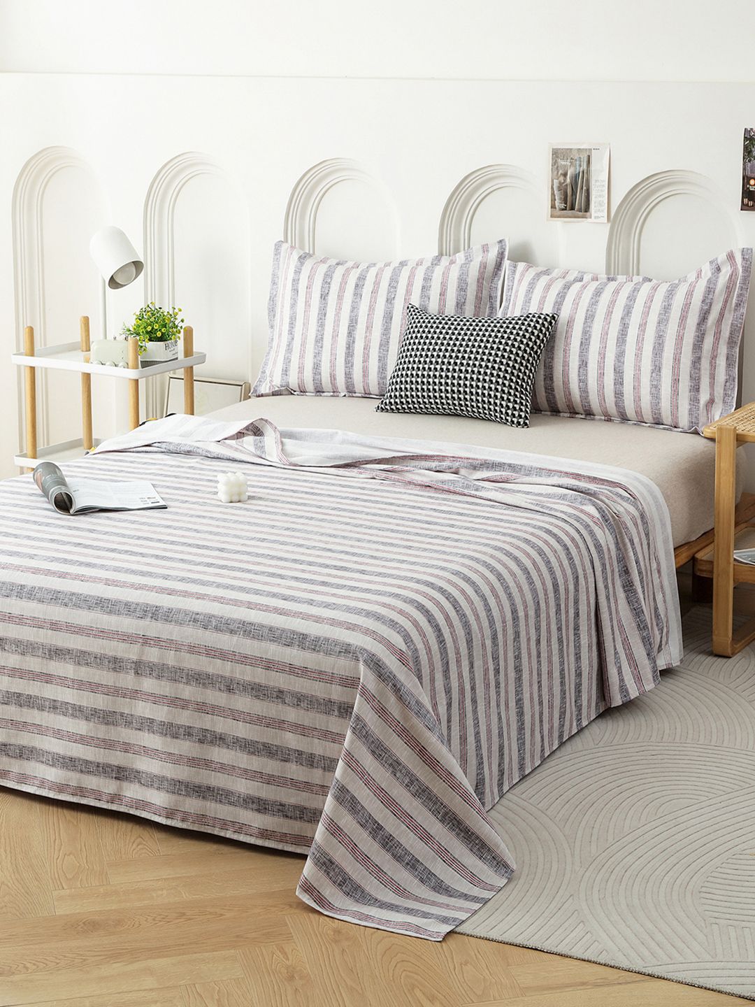Story@home Cadar Katil King 240 TC Cotton Berjalur Merah &amp; Putih Dengan 2 Sarung Bantal