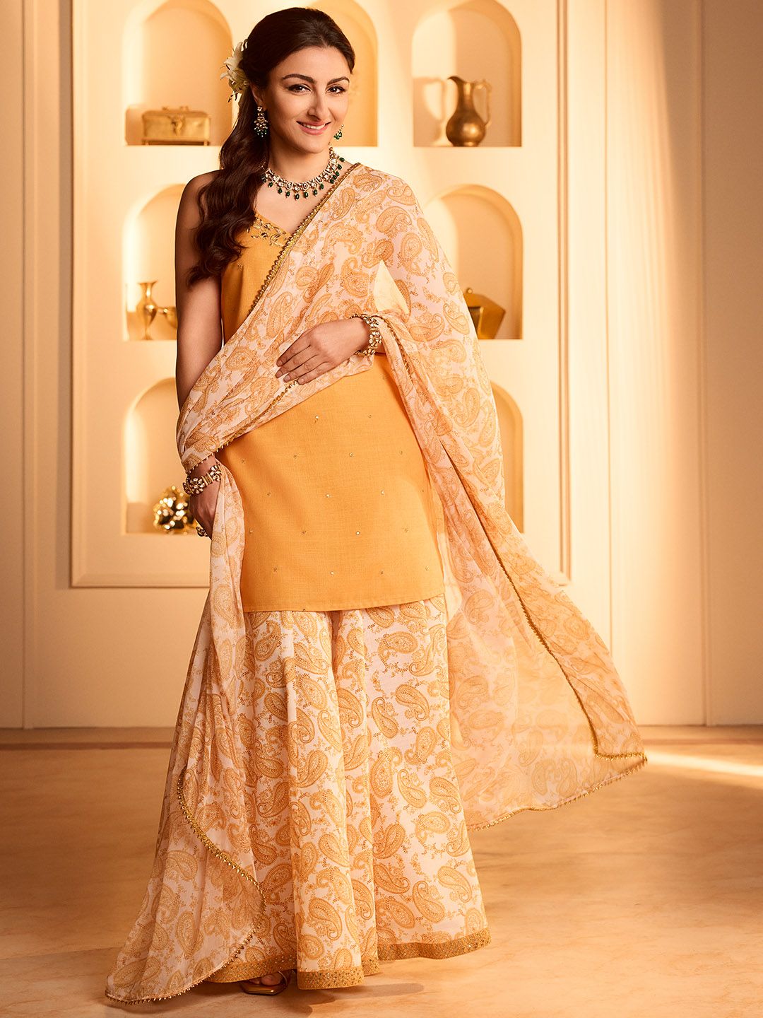 House of Pataudi Women Ethnic Motifs Regular Jashn Kurti With Palazzos & Dupatta