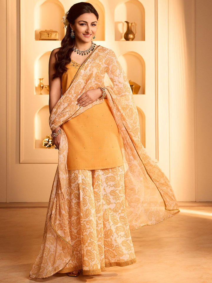 House of Pataudi Women Ethnic Motifs Regular Jashn Kurti With Palazzos & Dupatta
