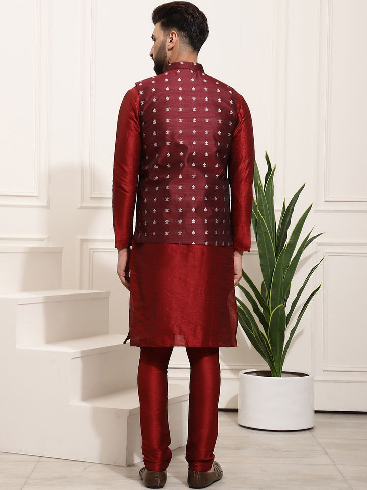 SOJANYA Men Maroon Solid Kurta Set With Printed Jacket